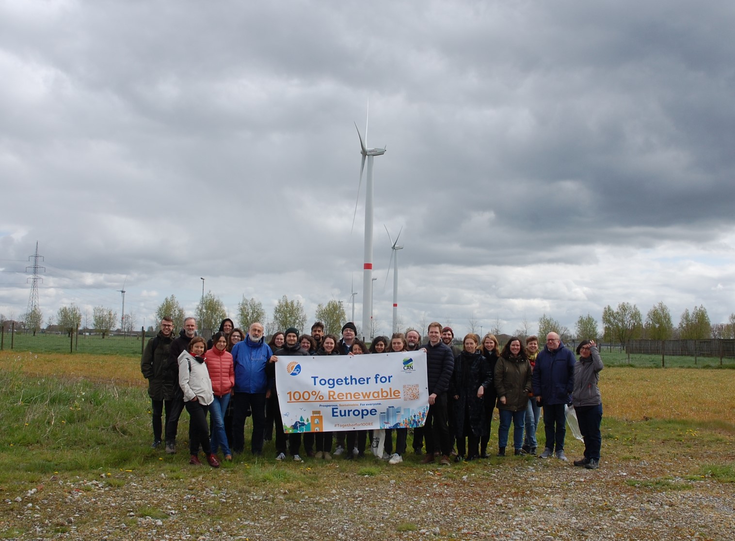 Group photo at the Ecopower windfarm